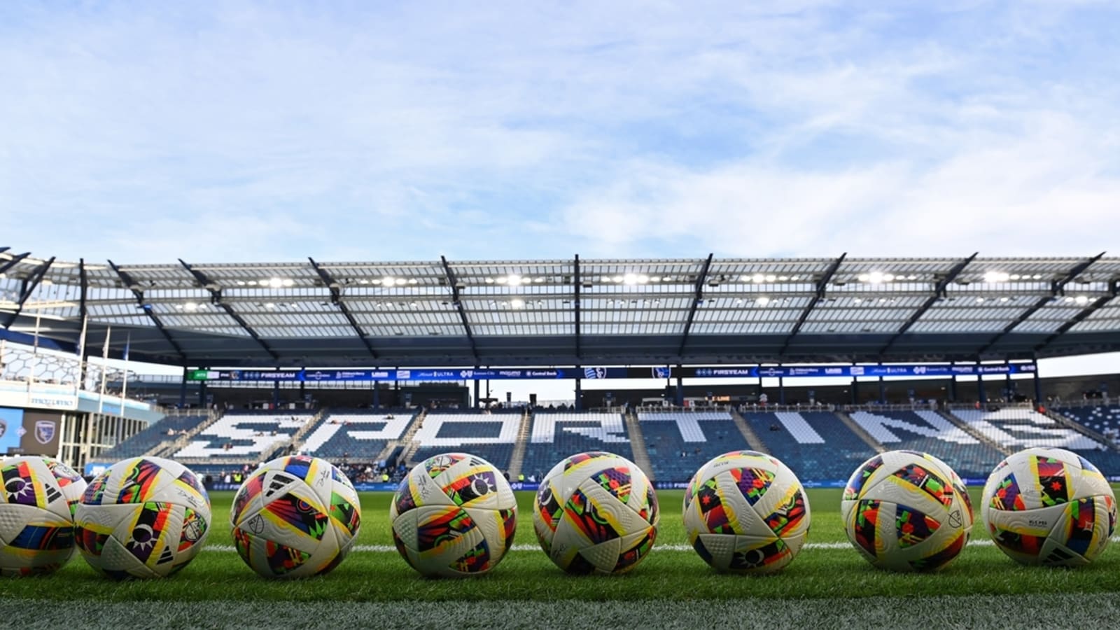 Sporting KC sign veteran D Joaquin Fernandez