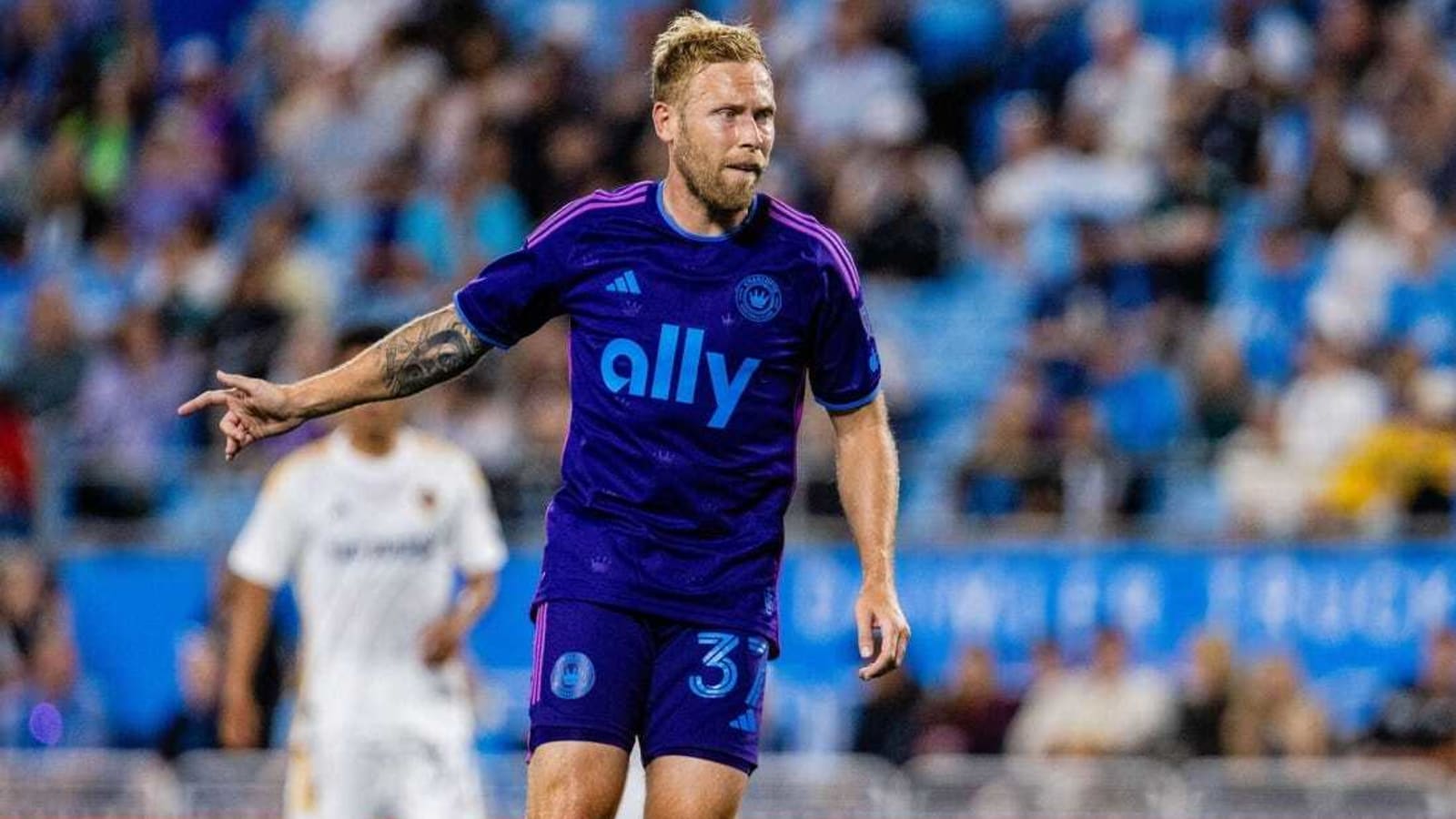 Charlotte FC M Scott Arfield joins Bolton Wanderers