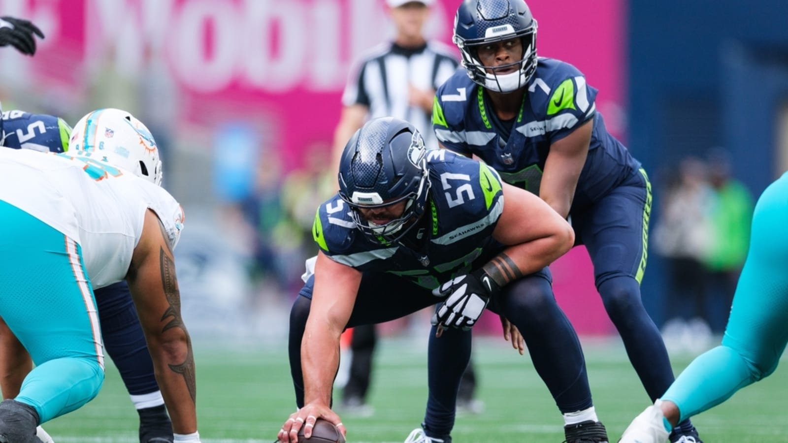 Seahawks C Connor Williams retires, WR DK Metcalf set to return