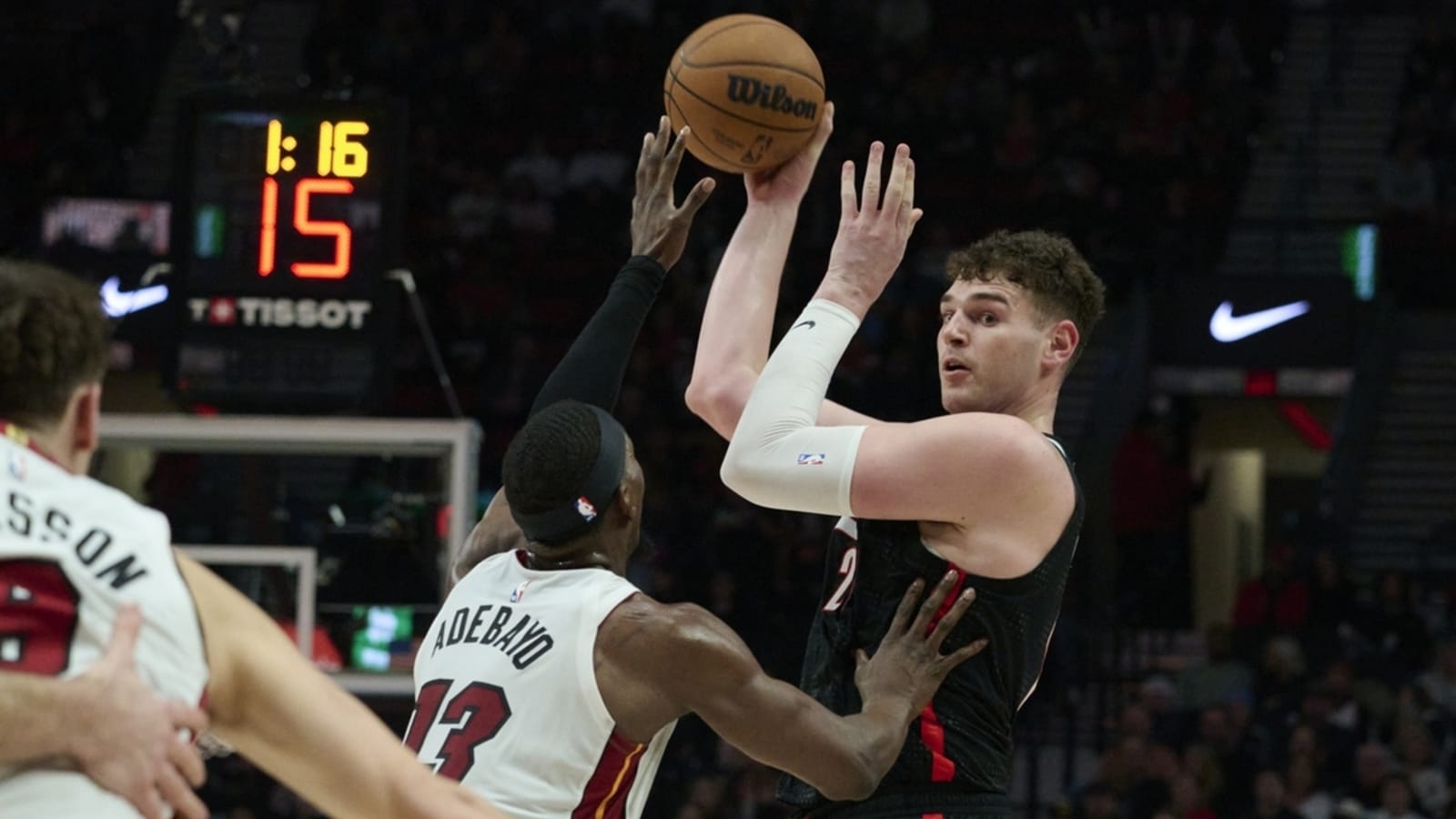 Tyler Herro shines from deep as Heat bully Blazers