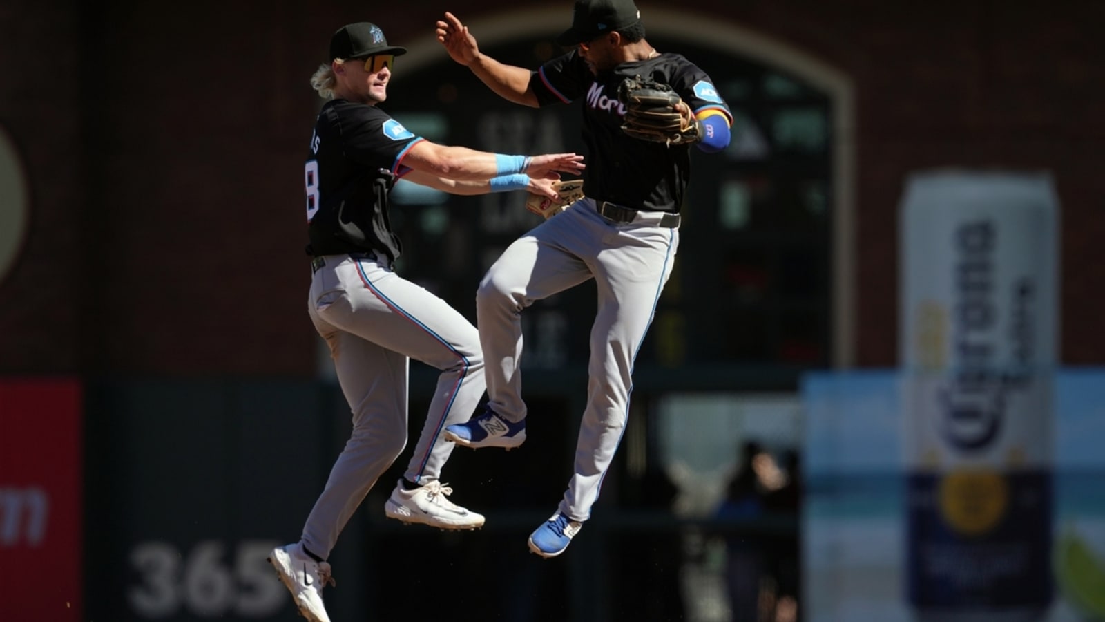 Marlins complete series victory over Giants