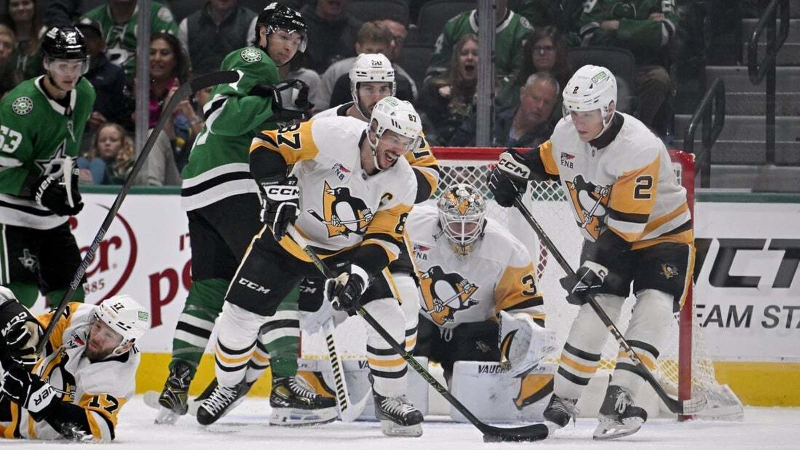 Sidney Crosby&#39;s hat trick lifts Penguins over Stars