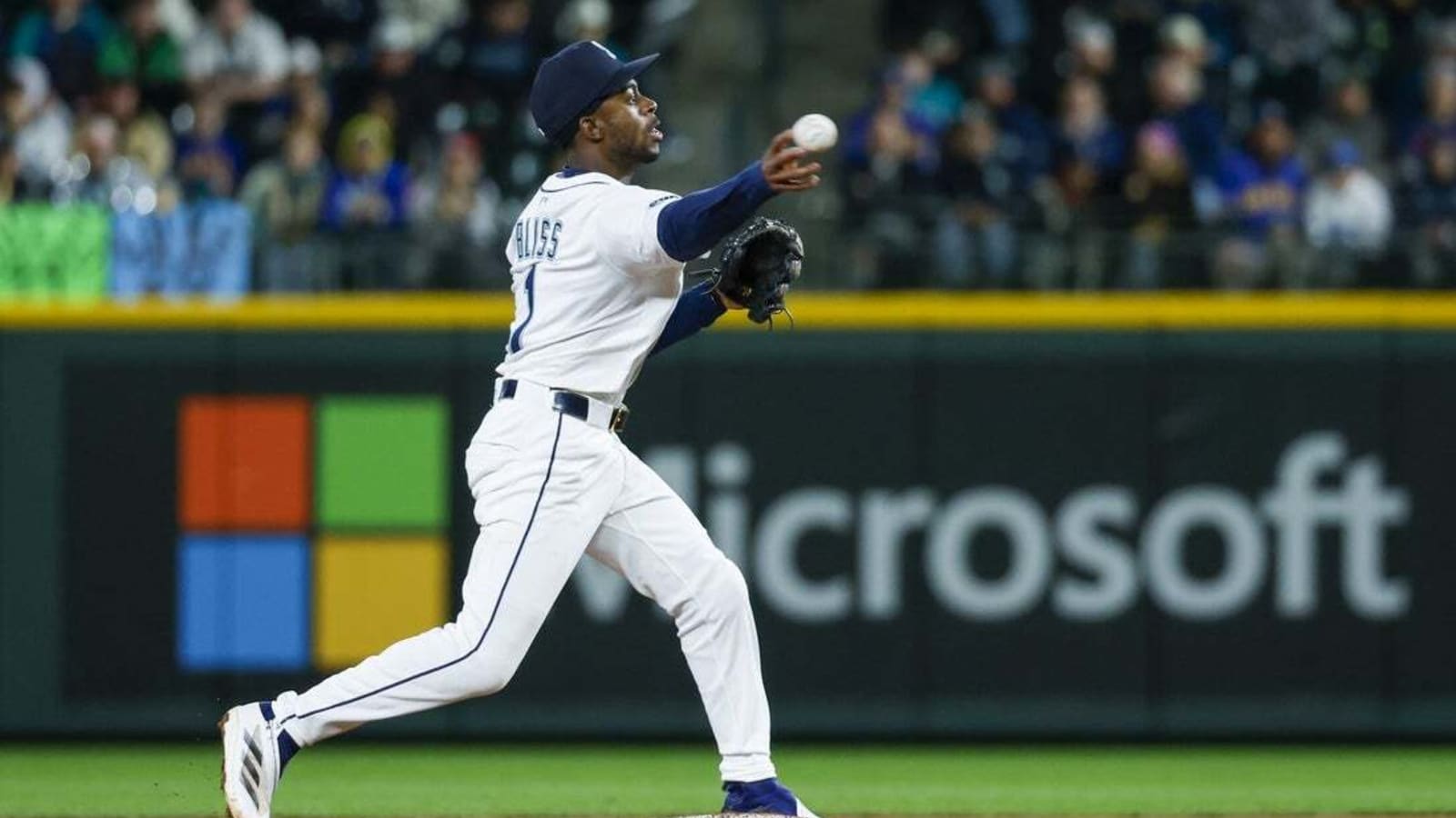 Mariners 2B Ryan Bliss to undergo biceps surgery