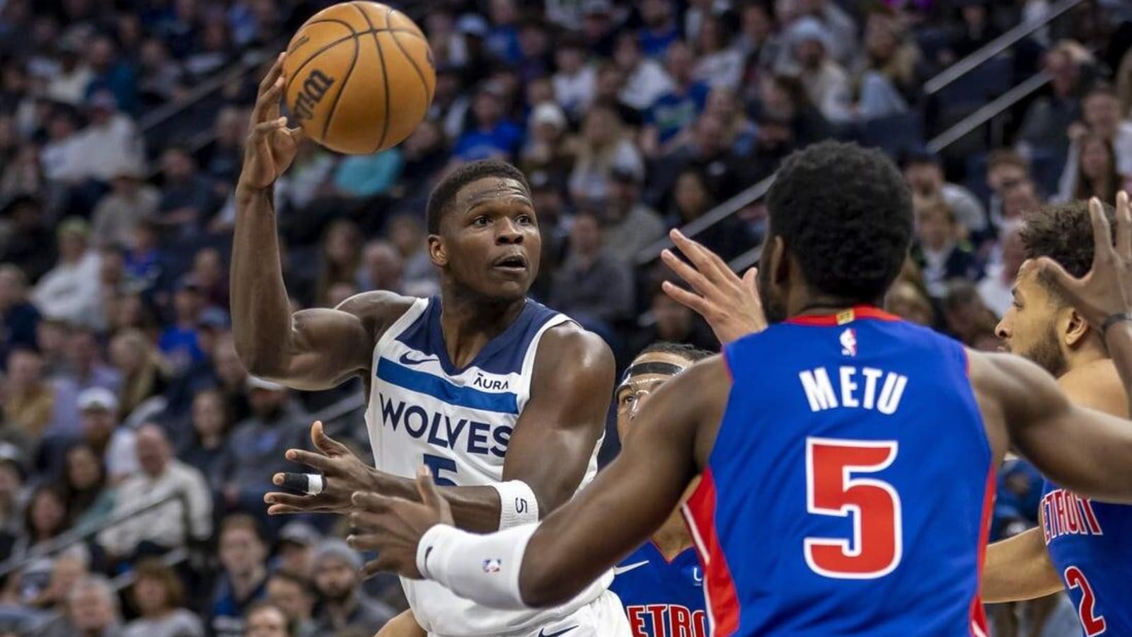 Timberwolves pull away from Pistons with big run