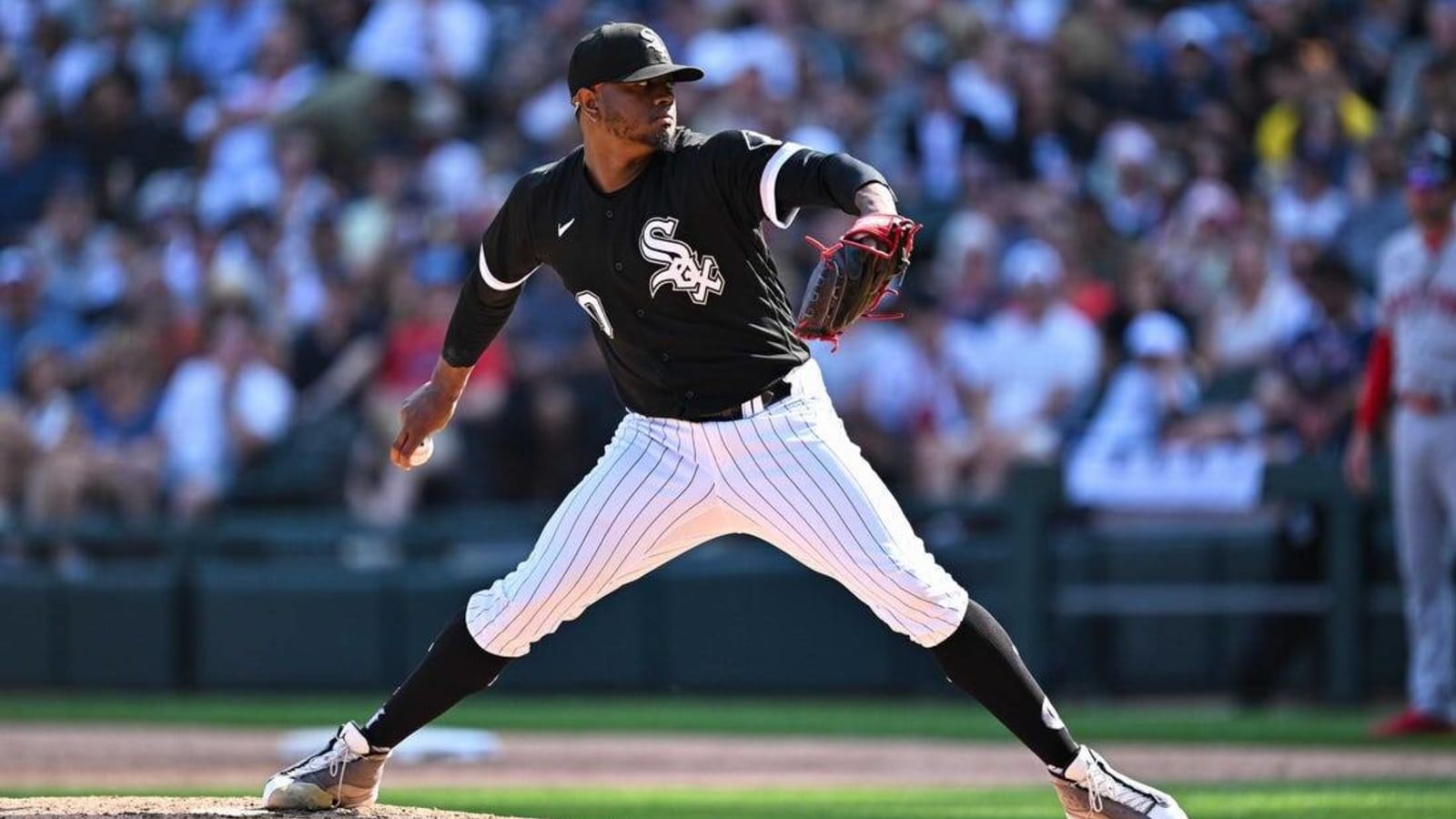 White Sox ship RHP Gregory Santos to Mariners, also make deal with D-Backs