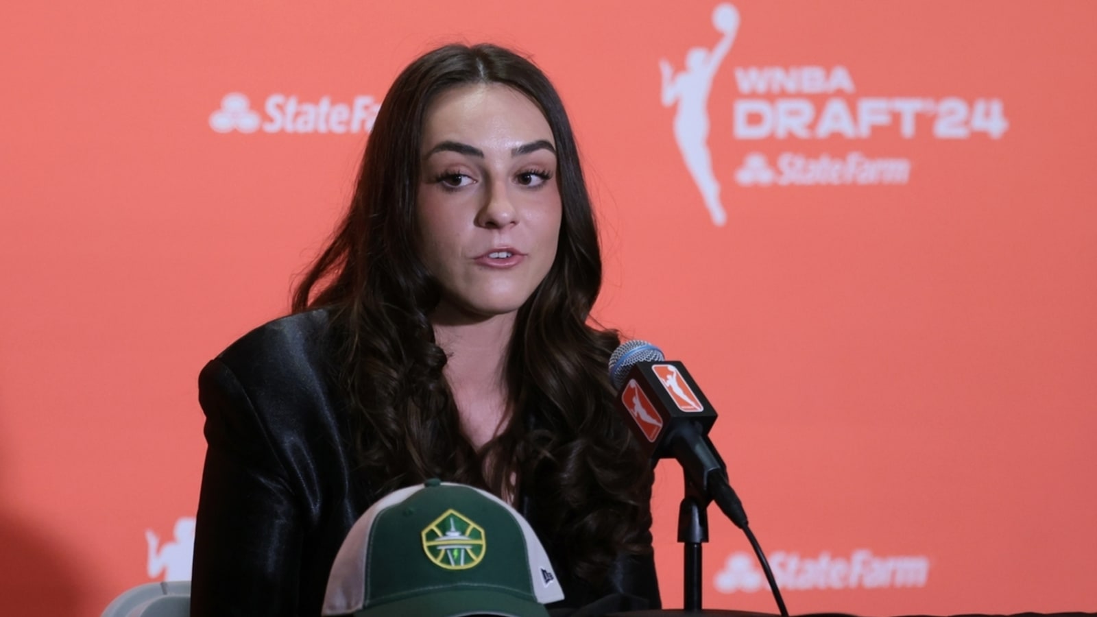 Storm G Nika Muhl tears ACL playing in Turkey