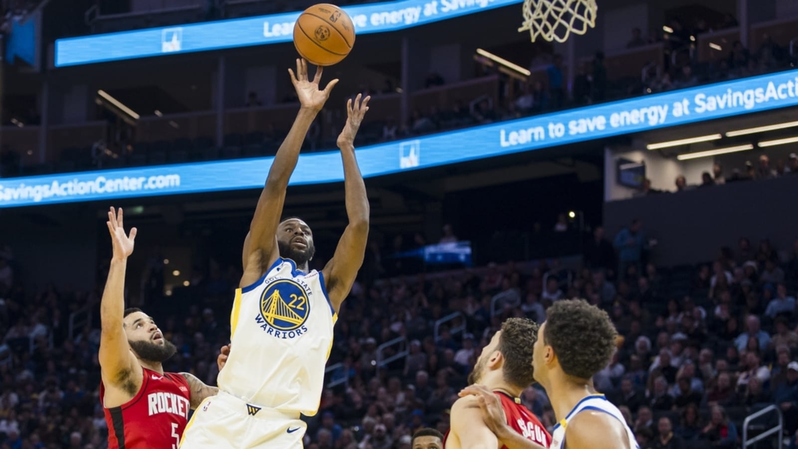 Warriors extend dominance over Rockets to 15 games