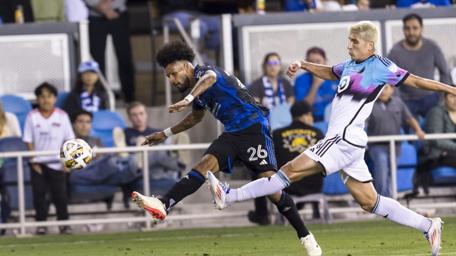 Bongokuhle Hlongwane, Minnesota United nip Quakes 2-1