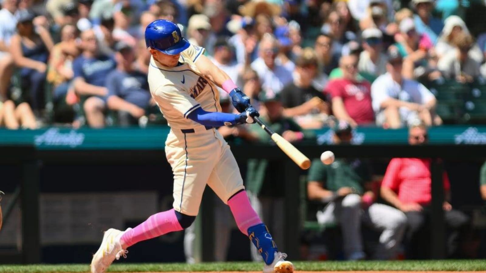 Mariners leap ahead early, beat Athletics