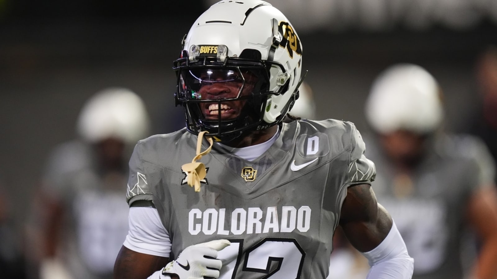 Dillon Gabriel regains Heisman Trophy lead as Travis Hunter soars