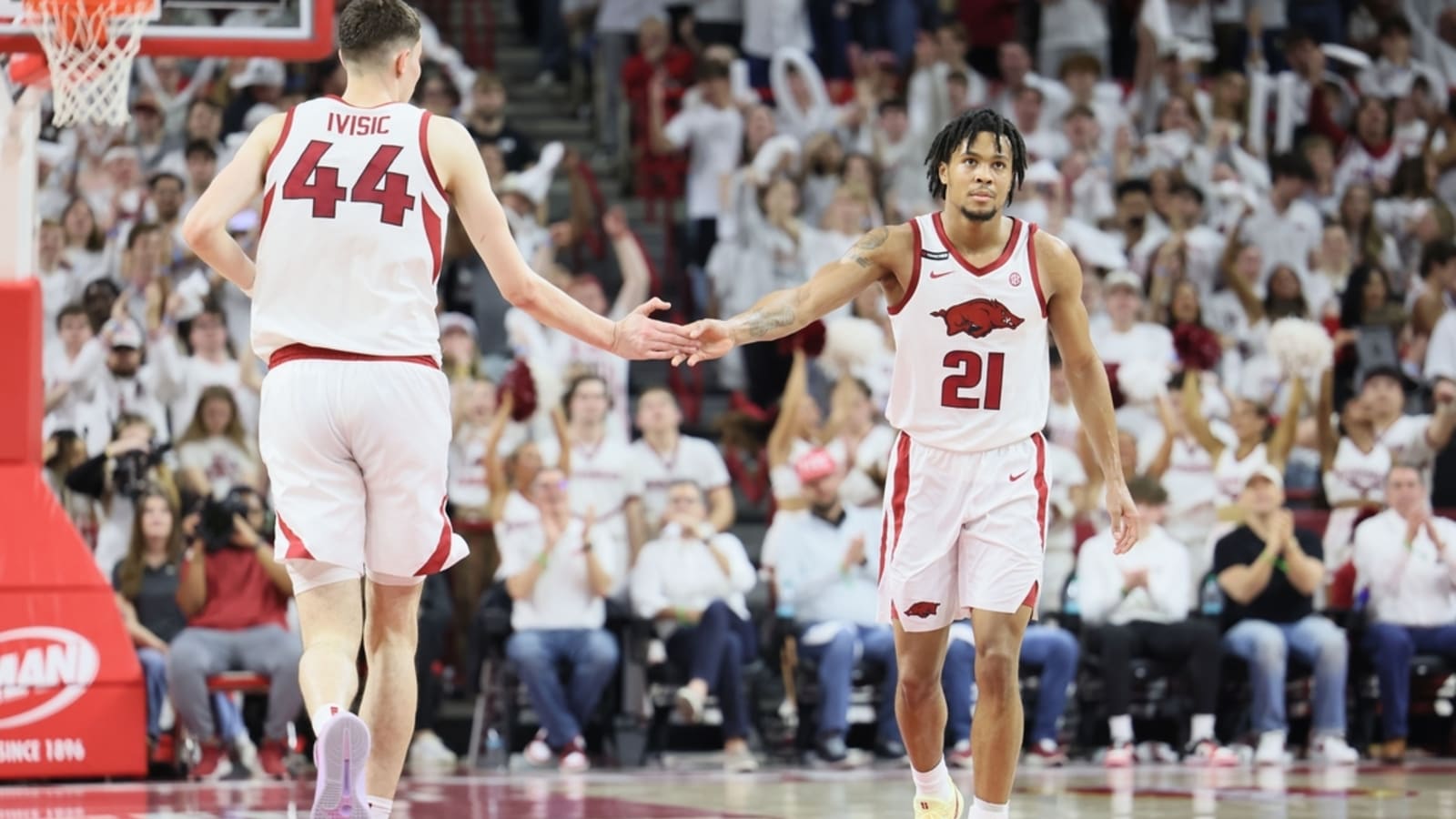 Zvonimir Ivisic leads Arkansas past Texas in OT
