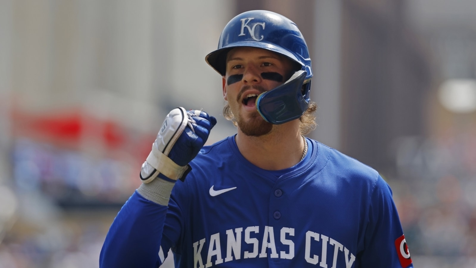 Royals display power in win over Twins