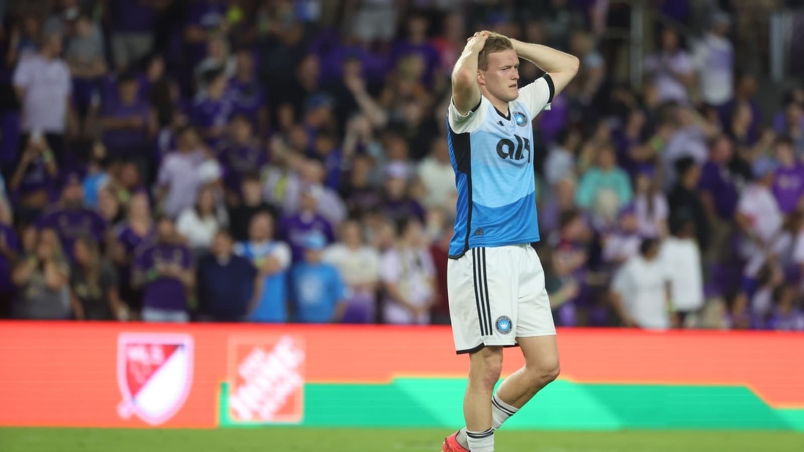 Charlotte FC transfers F Karol Swiderski to Greek team