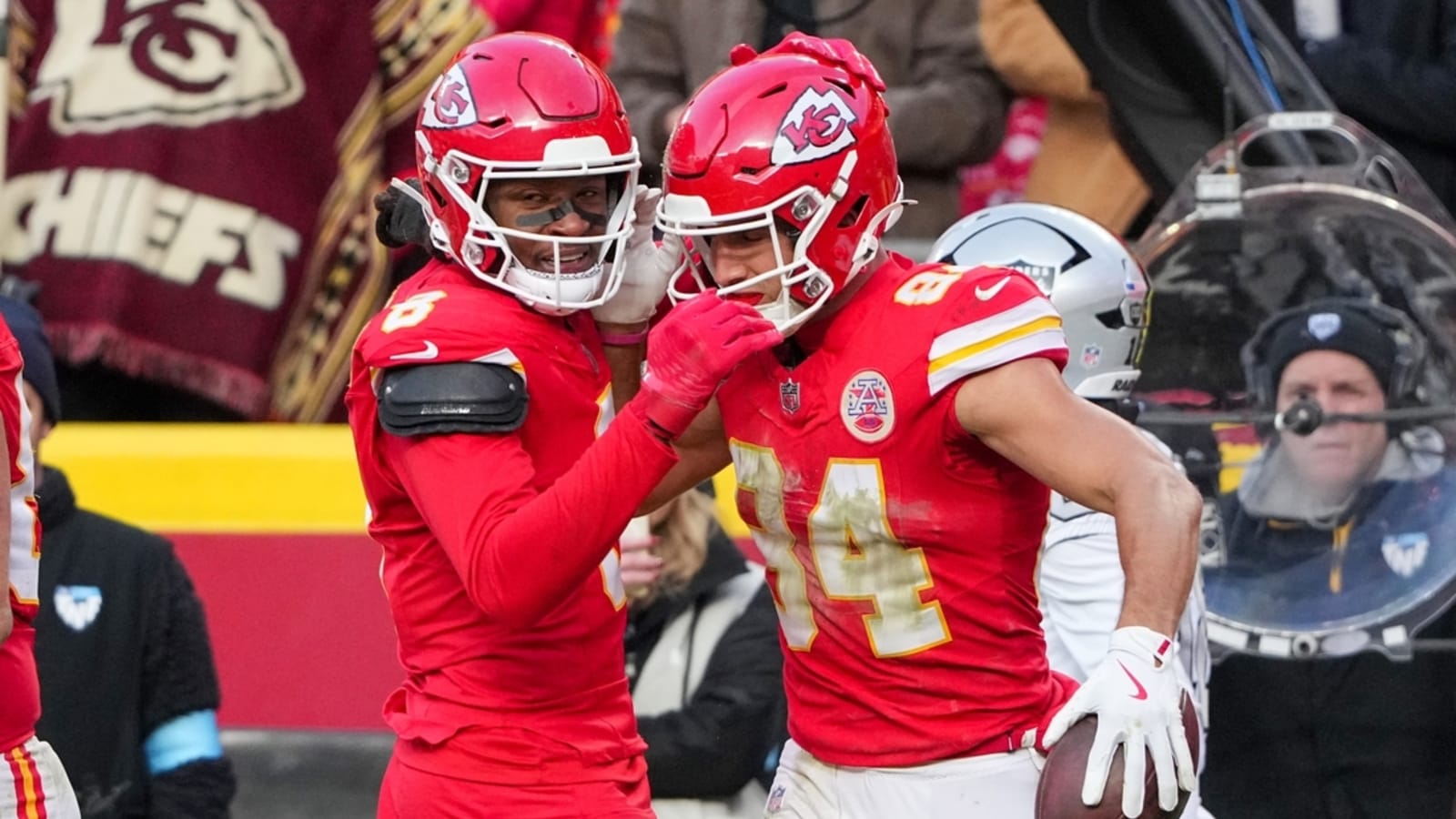 Chiefs first to clinch playoff spot after edging Raiders