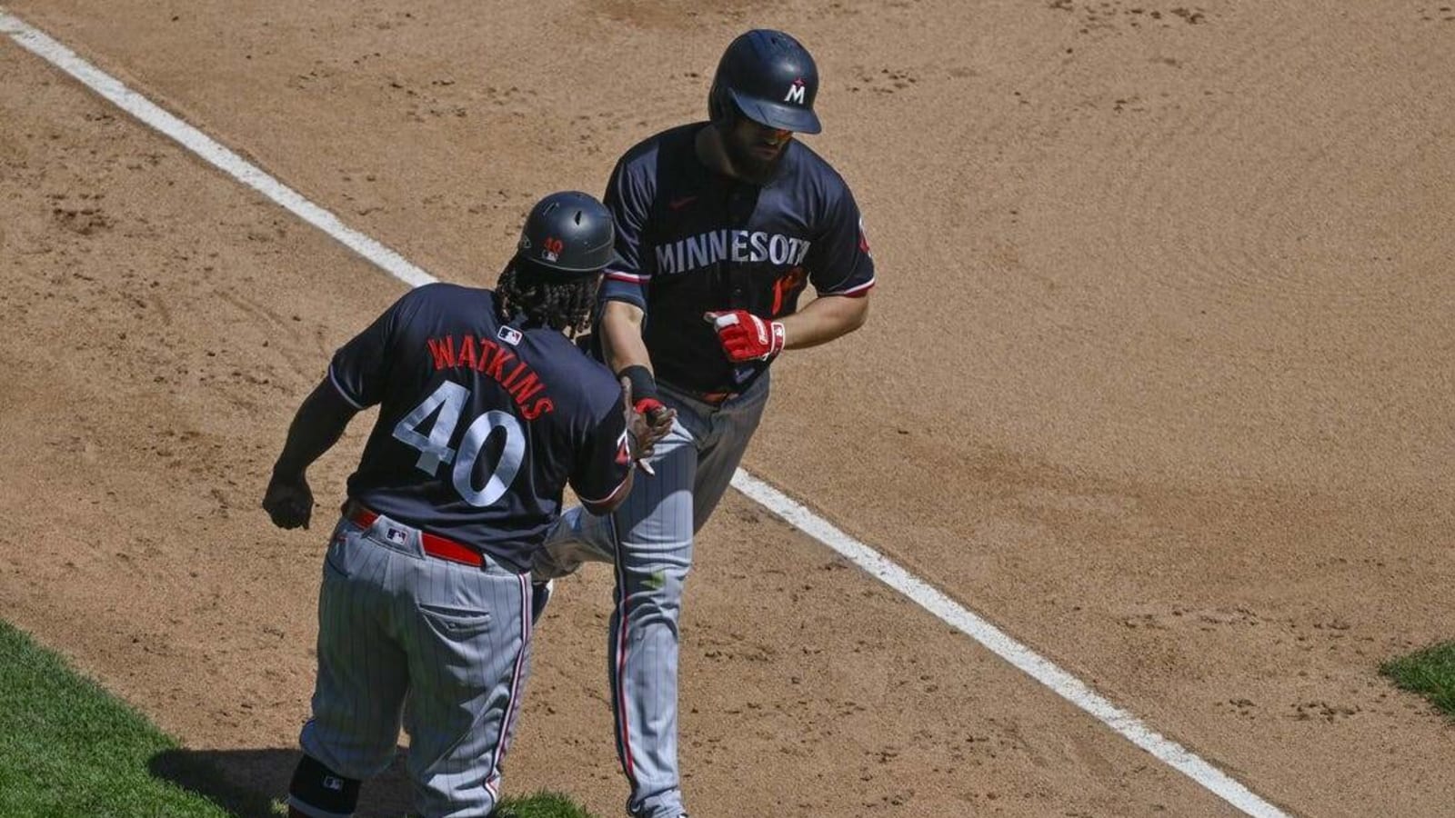 Twins rally past White Sox again for 10th straight win