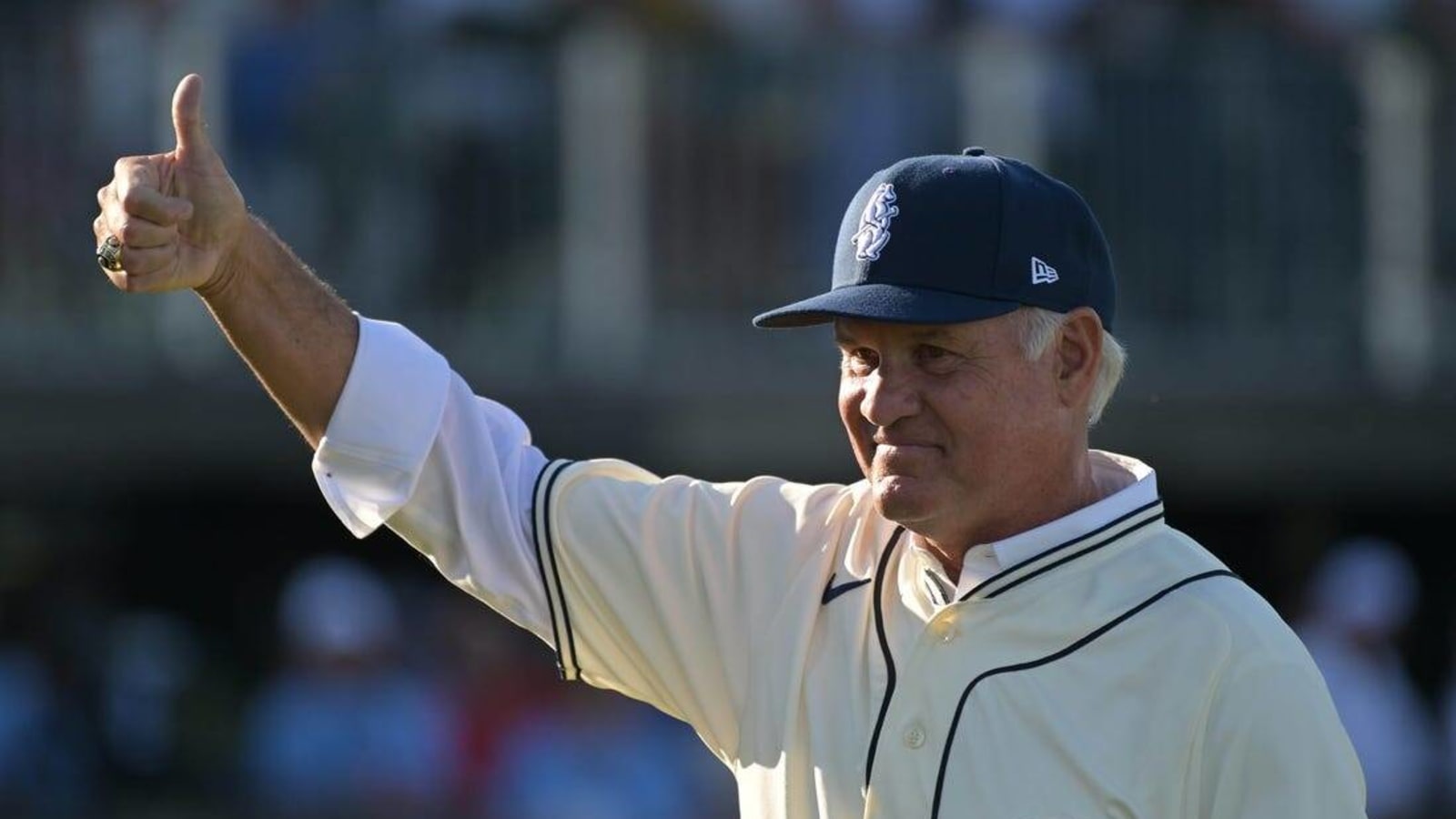 Cubs great Ryne Sandberg battling cancer