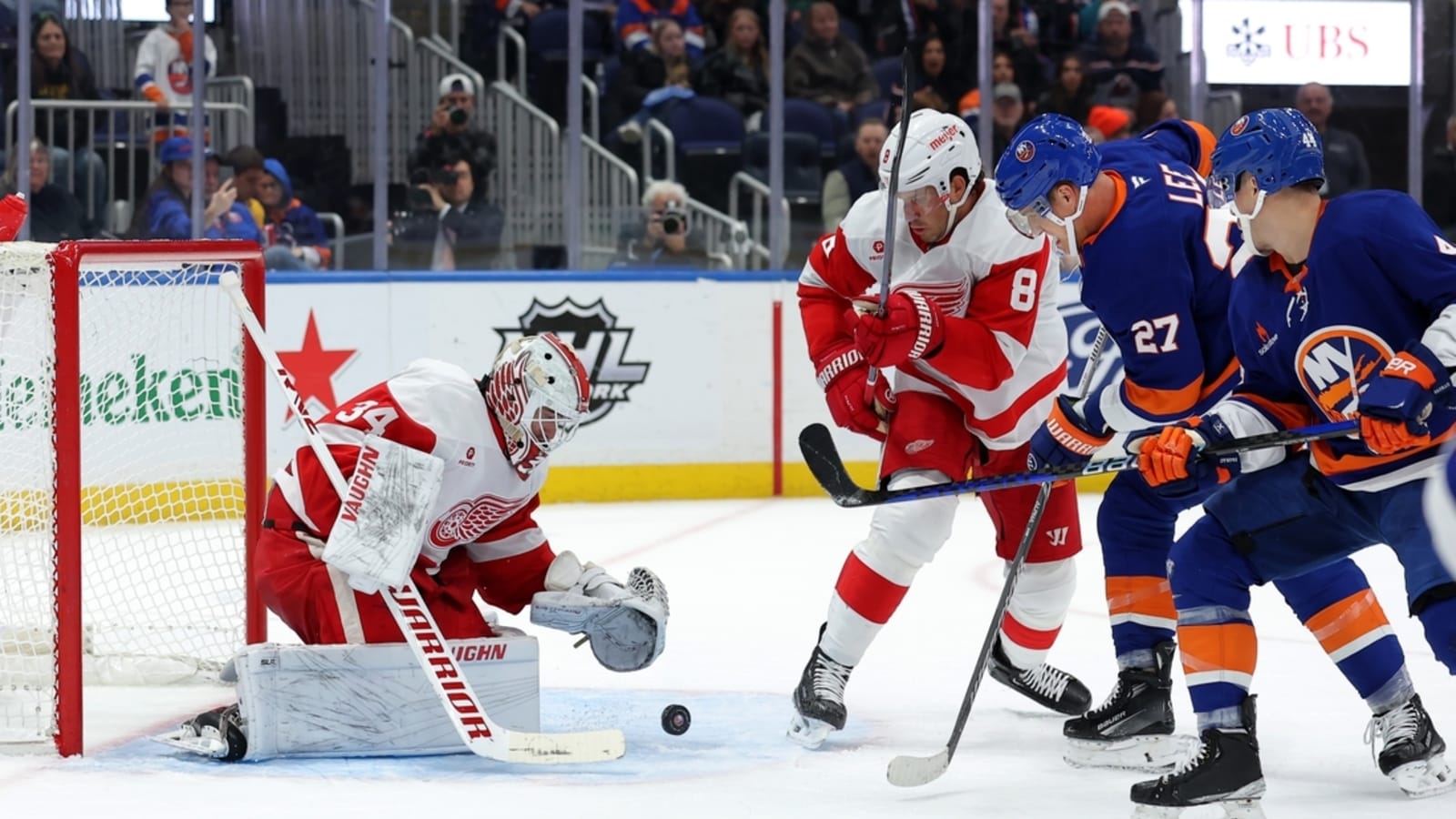 Alex Lyon roars as Red Wings shut out Islanders