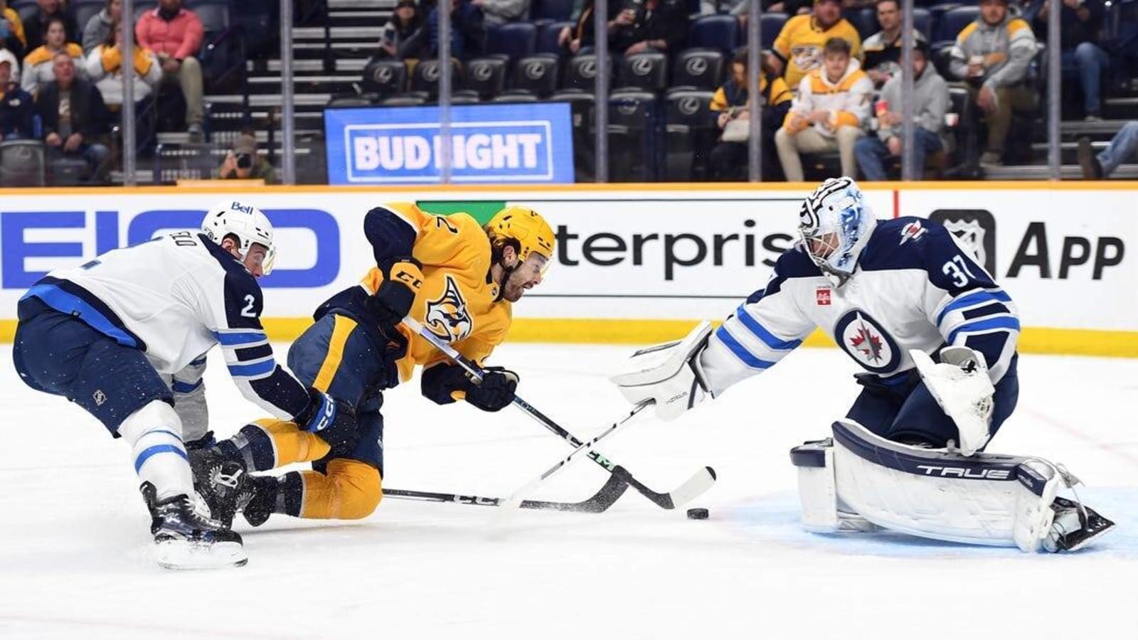 Predators fall in OT to Jets, earn playoff spot anyway