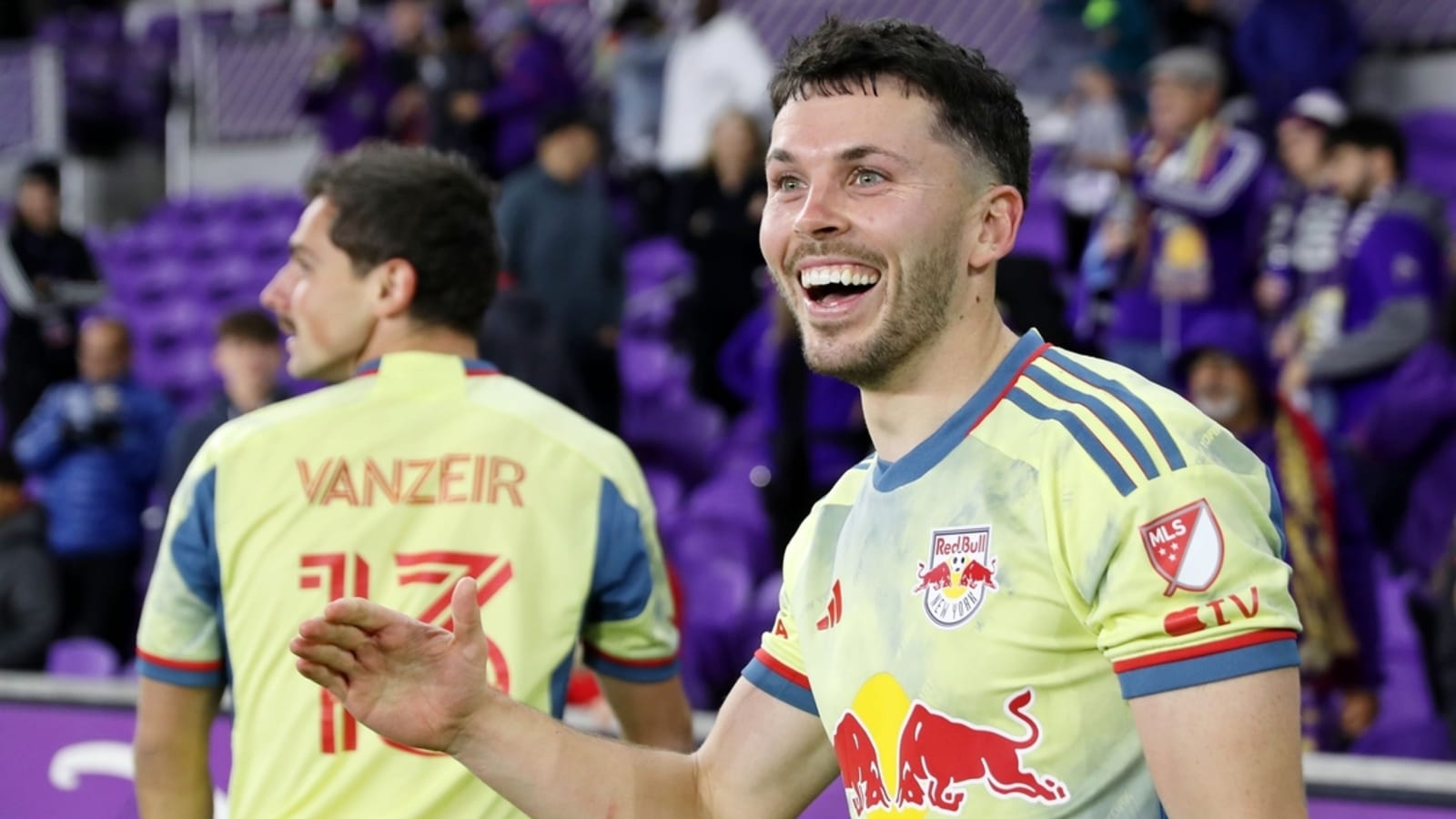 MLS roundup: Red Bulls re-sign M Lewis Morgan