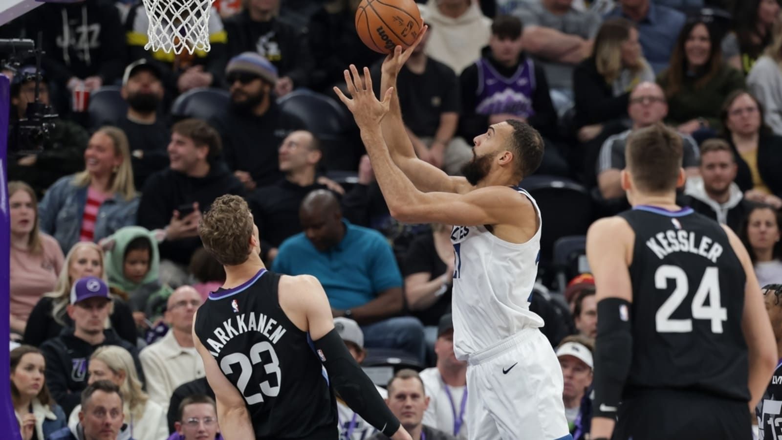 Timberwolves trounce Jazz for fifth straight victory