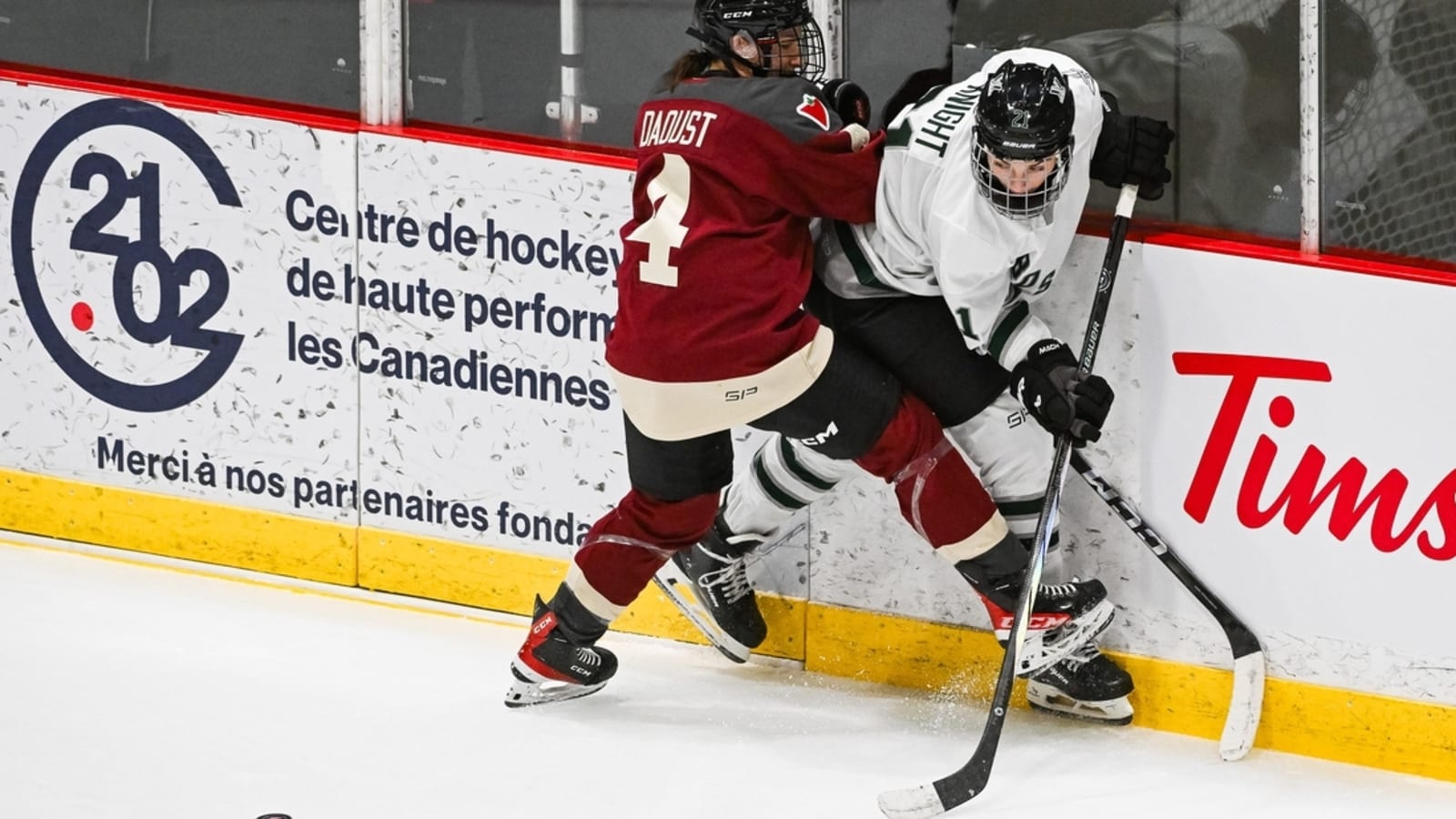 Montreal Victoire sign D Catherine Daoust