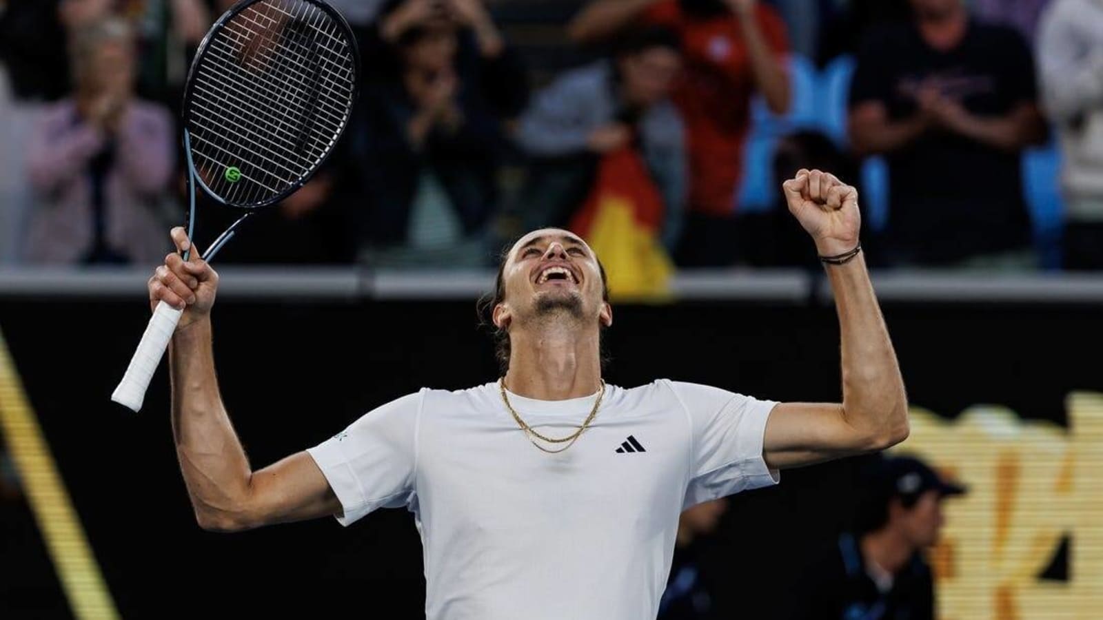 Alexander Zverev books spot in Australian Open semis