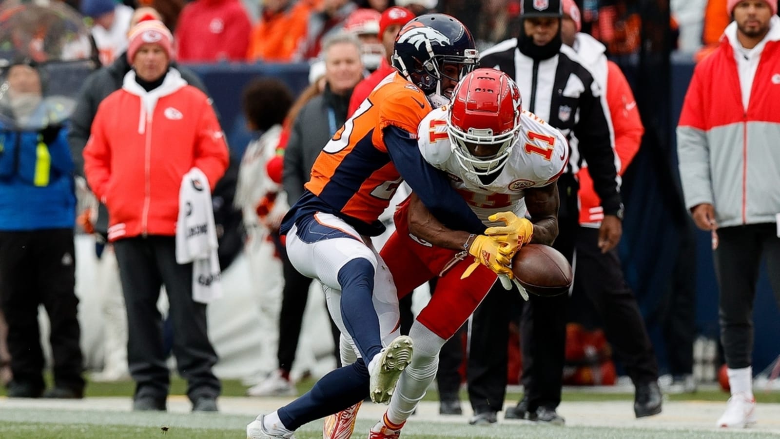 Vikings sign veteran CB Fabian Moreau