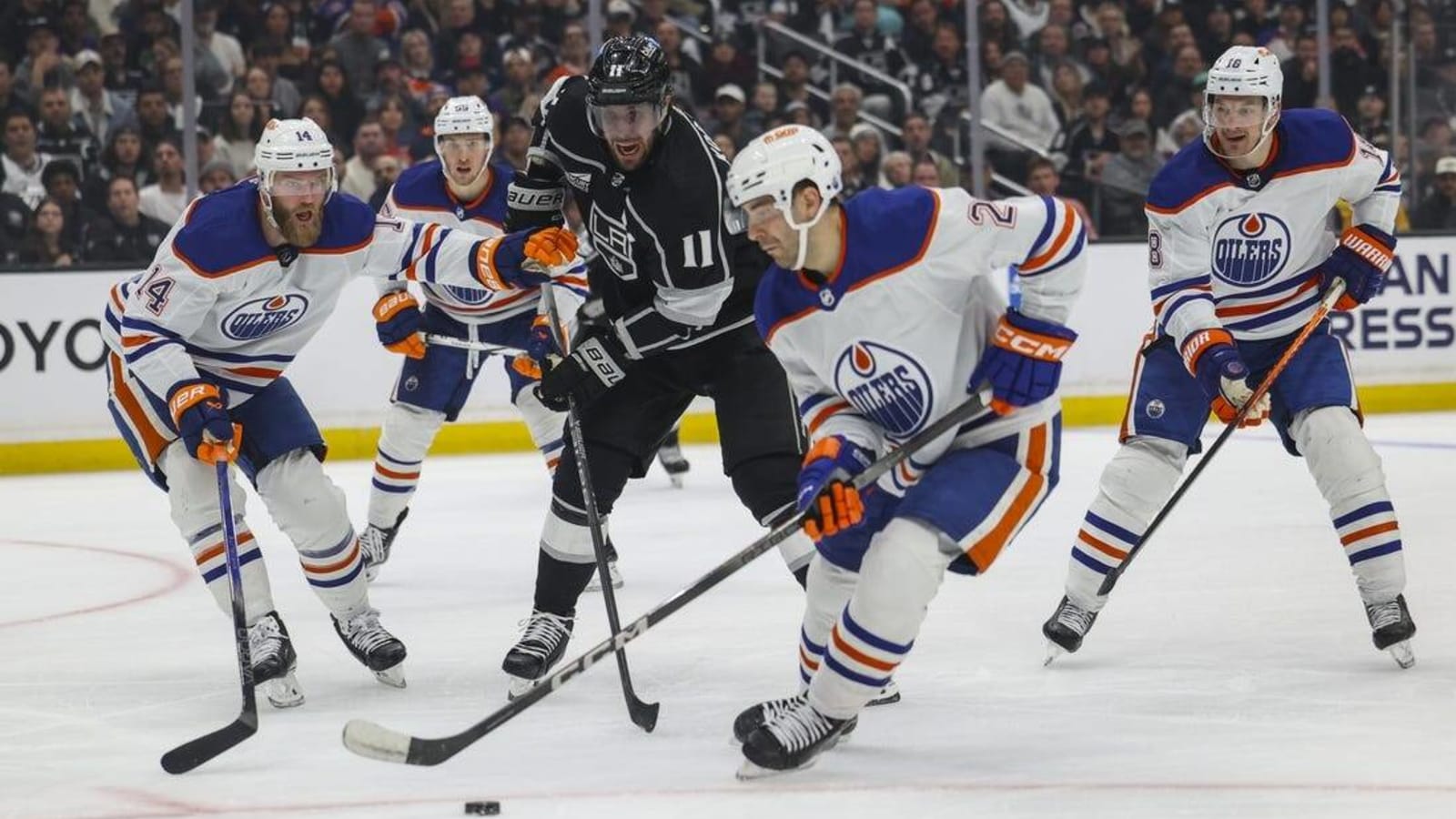 Oilers silence Kings to take 3-1 series lead