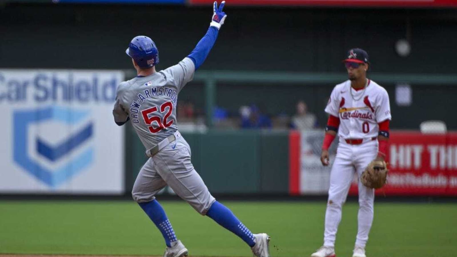 Cubs belt 6 HRs, earn split with rival Cardinals