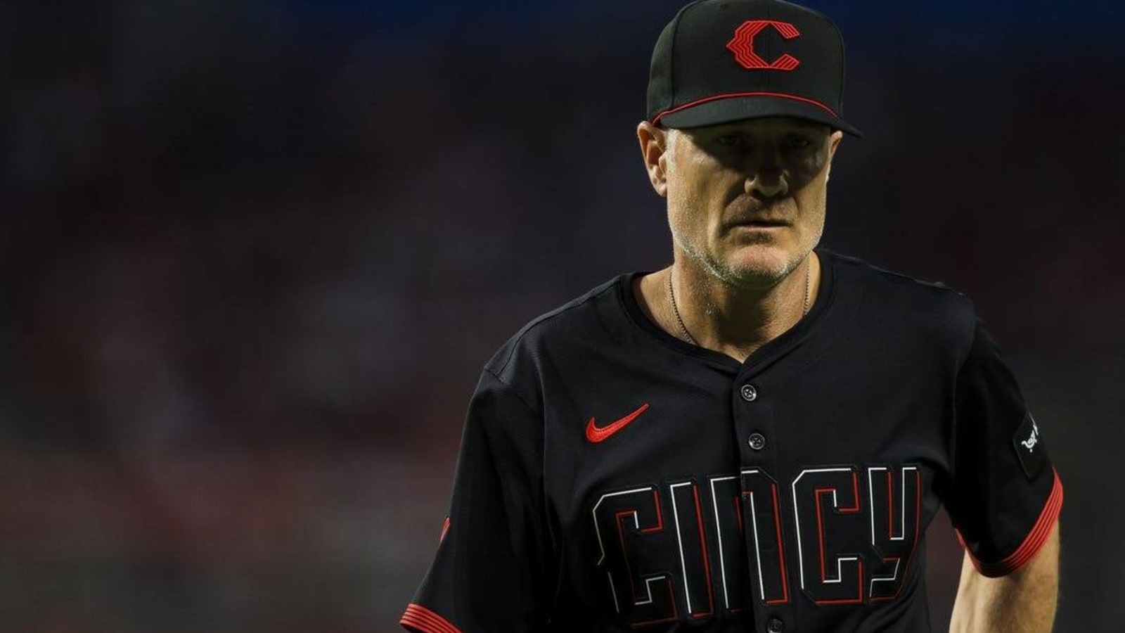 Reds beat Dodgers to complete three-game sweep