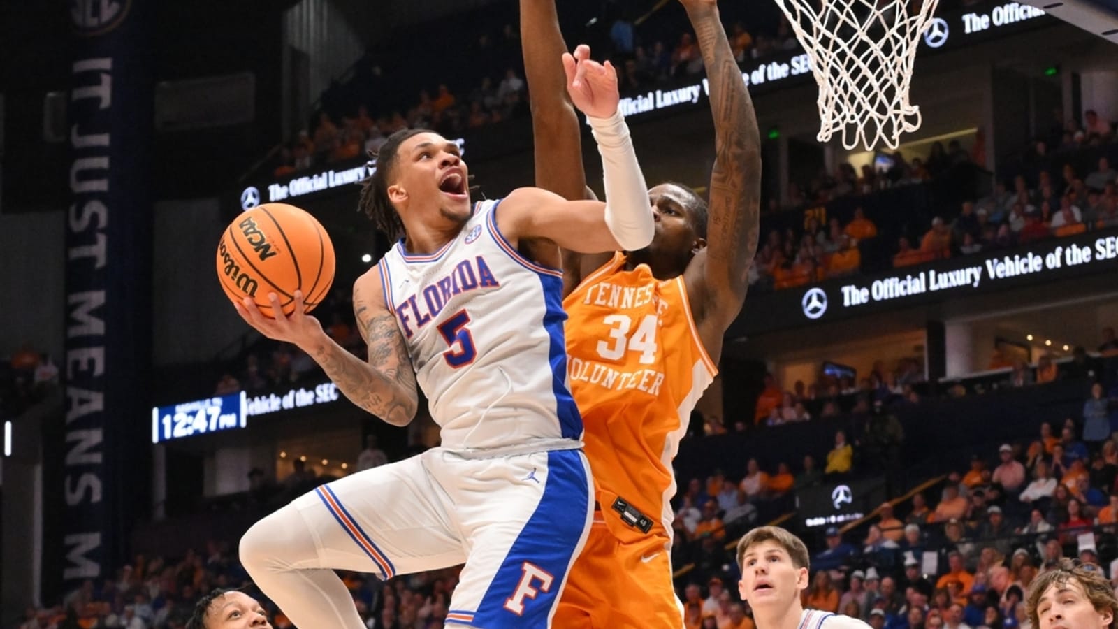No. 4 Florida holds off No. 8 Tennessee for SEC tourney title