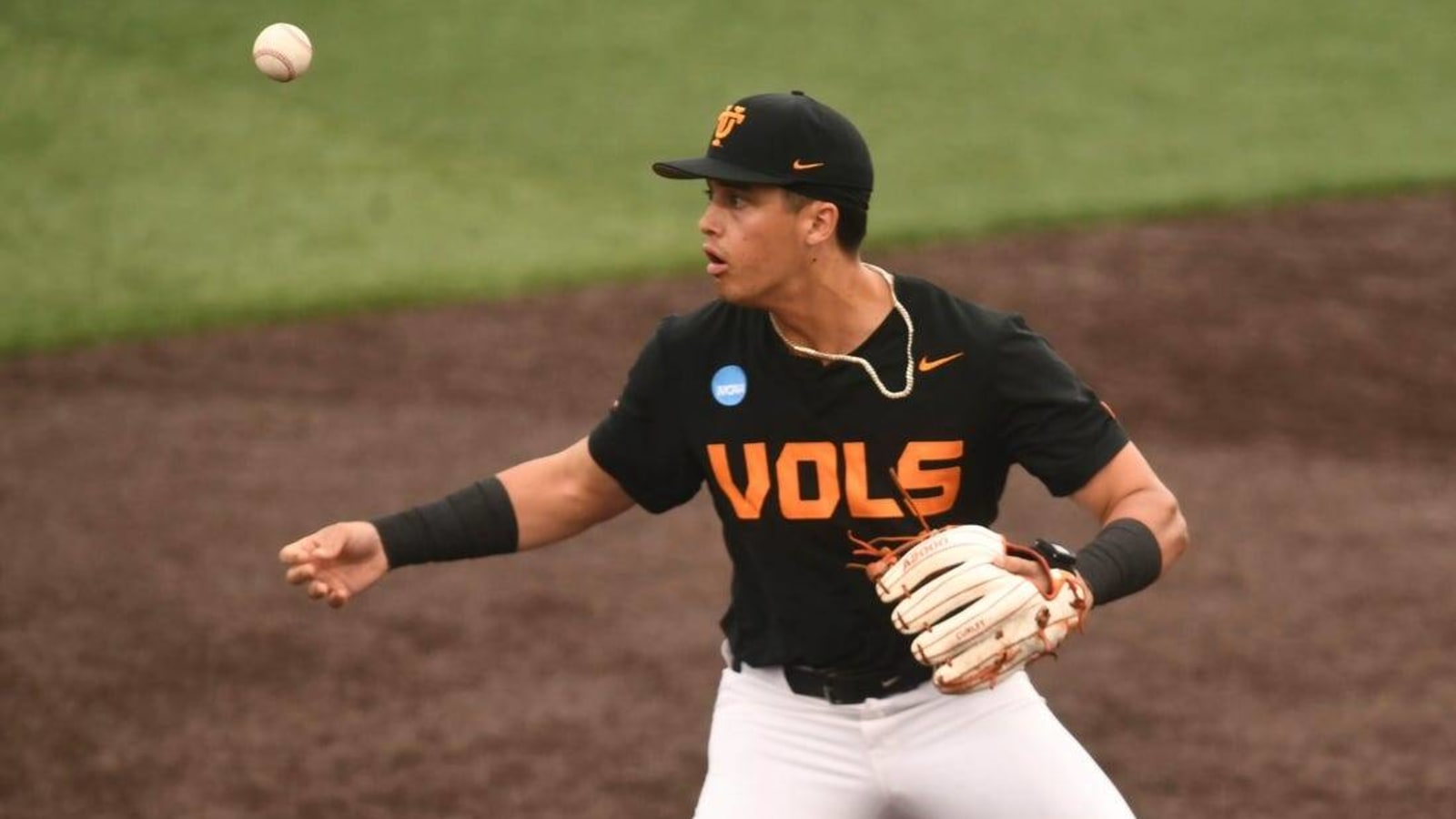 Can Tennessee shake history and take home College World Series title?