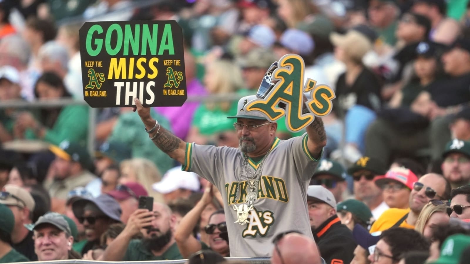 End of a Bay Area era: Giants, A&#39;s likely play final game as neighbors