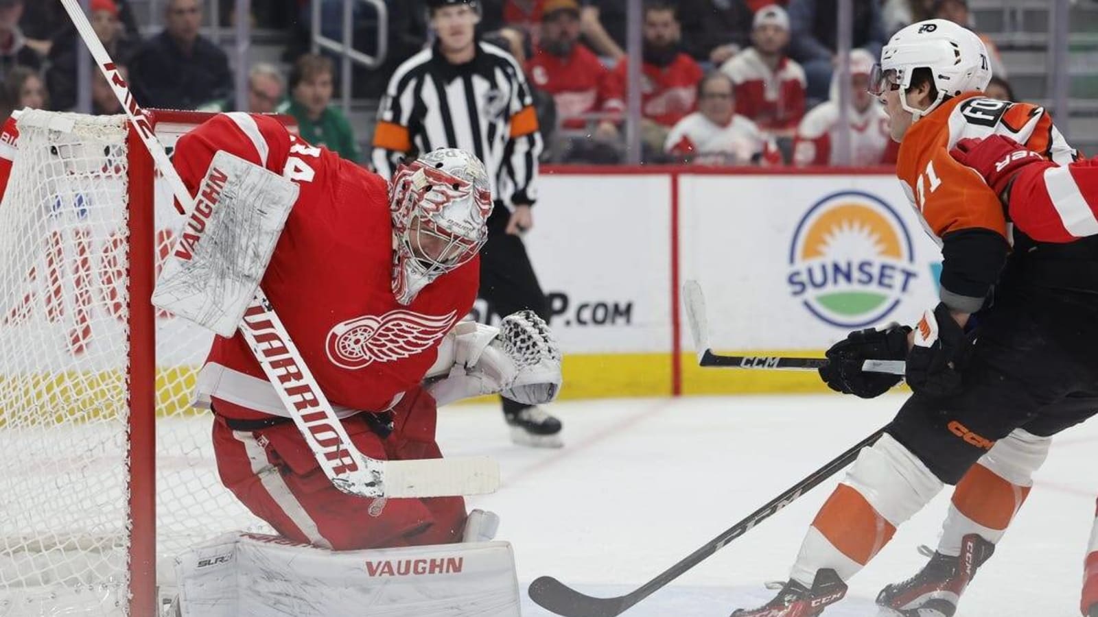 Alex Lyon makes 30 saves as Wings shut out Flyers