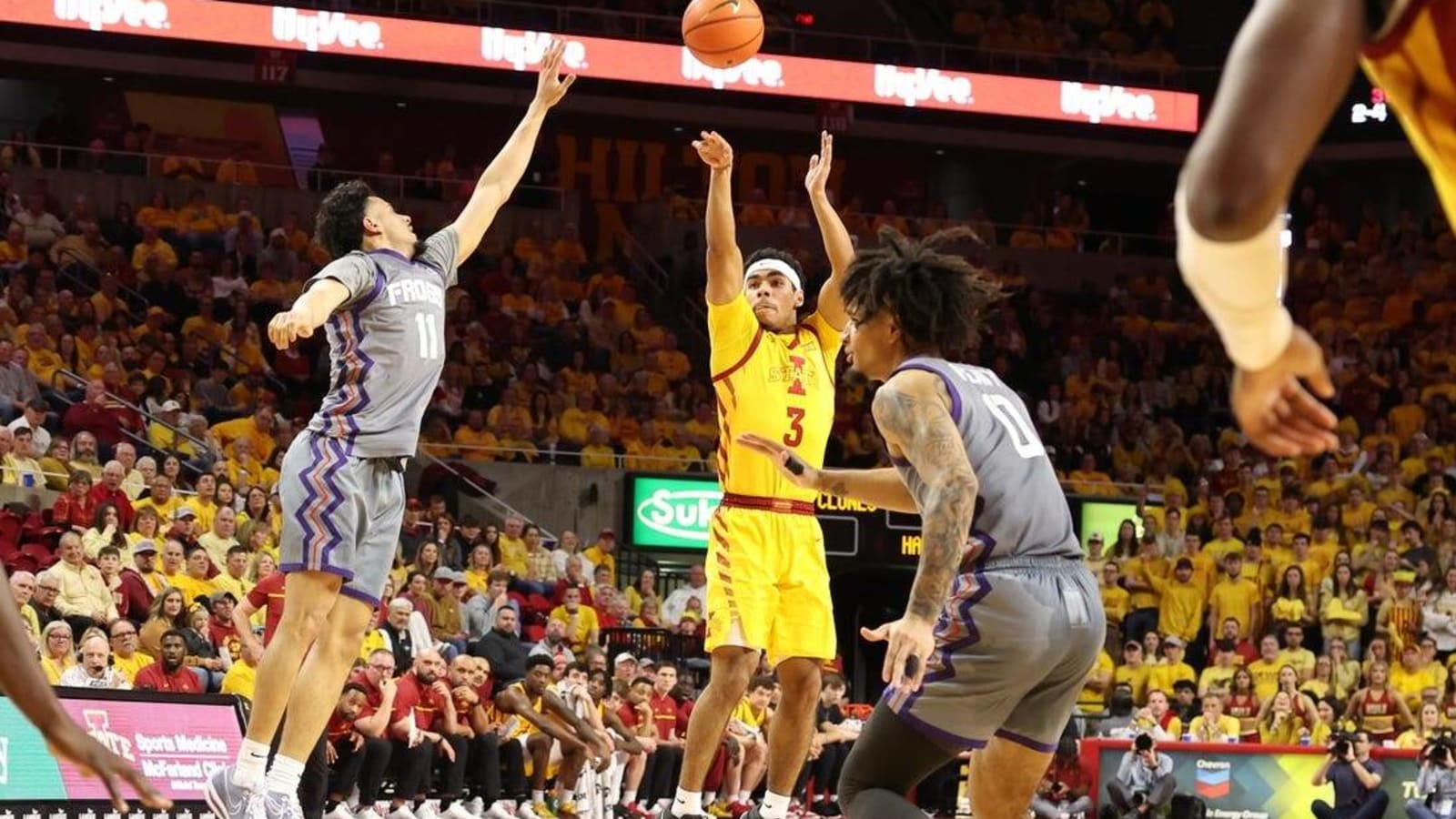 No. 14 Iowa State finishes strong, downs TCU
