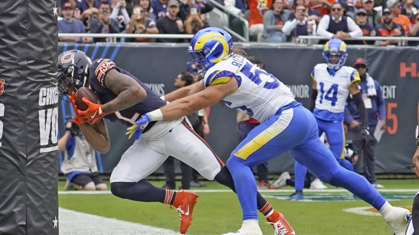 Bears&#39; offense awakens in win over Rams