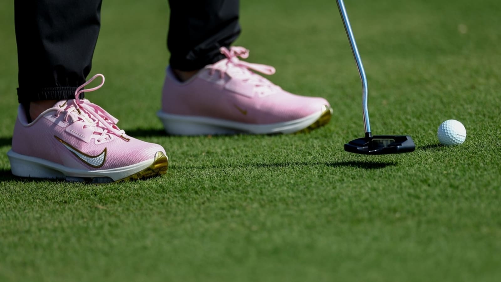 Ace helps Jiwon Jeon take share of lead at The Annika