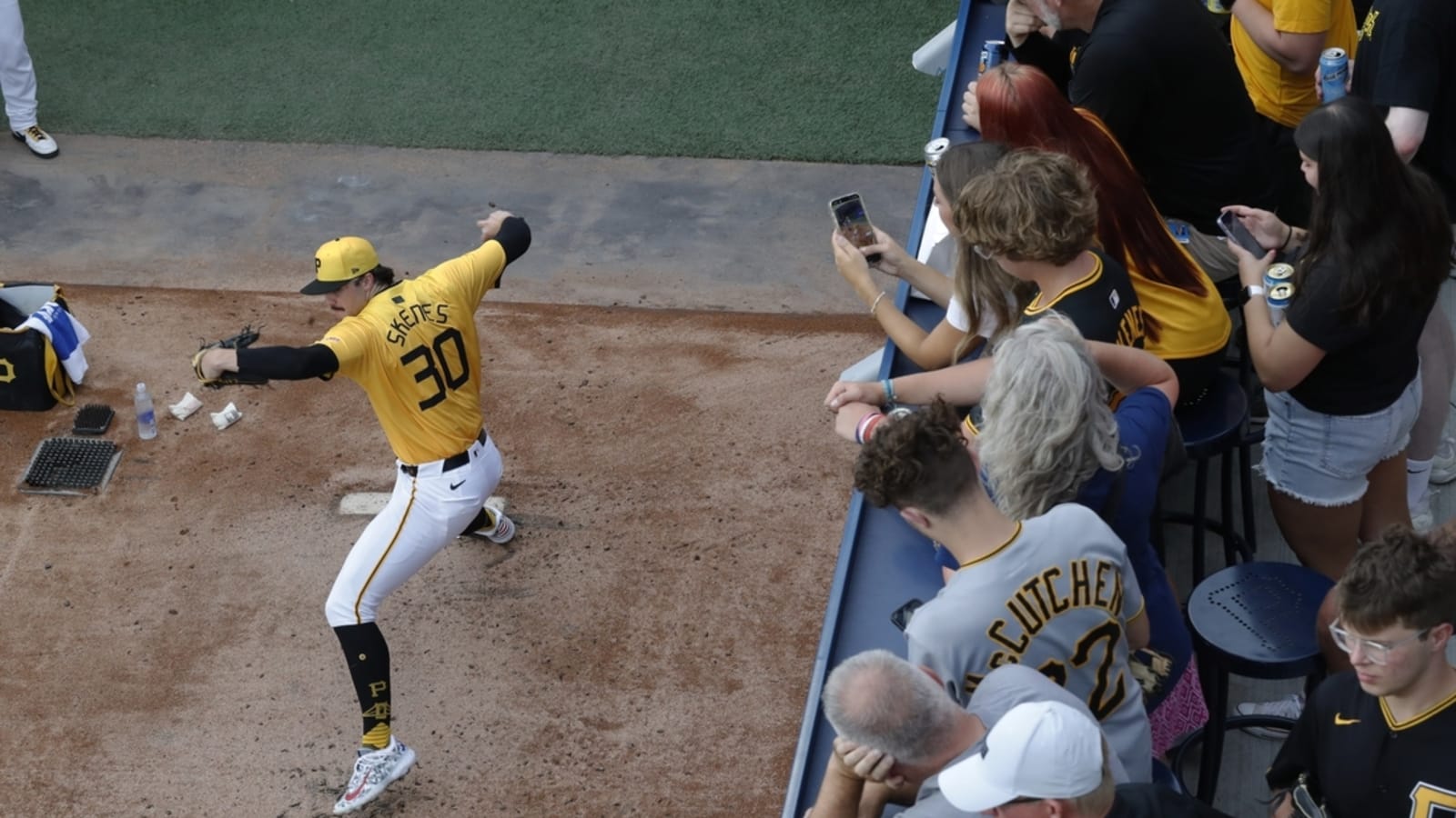Frustrated Pirates fans: &#39;Sell the team&#39;