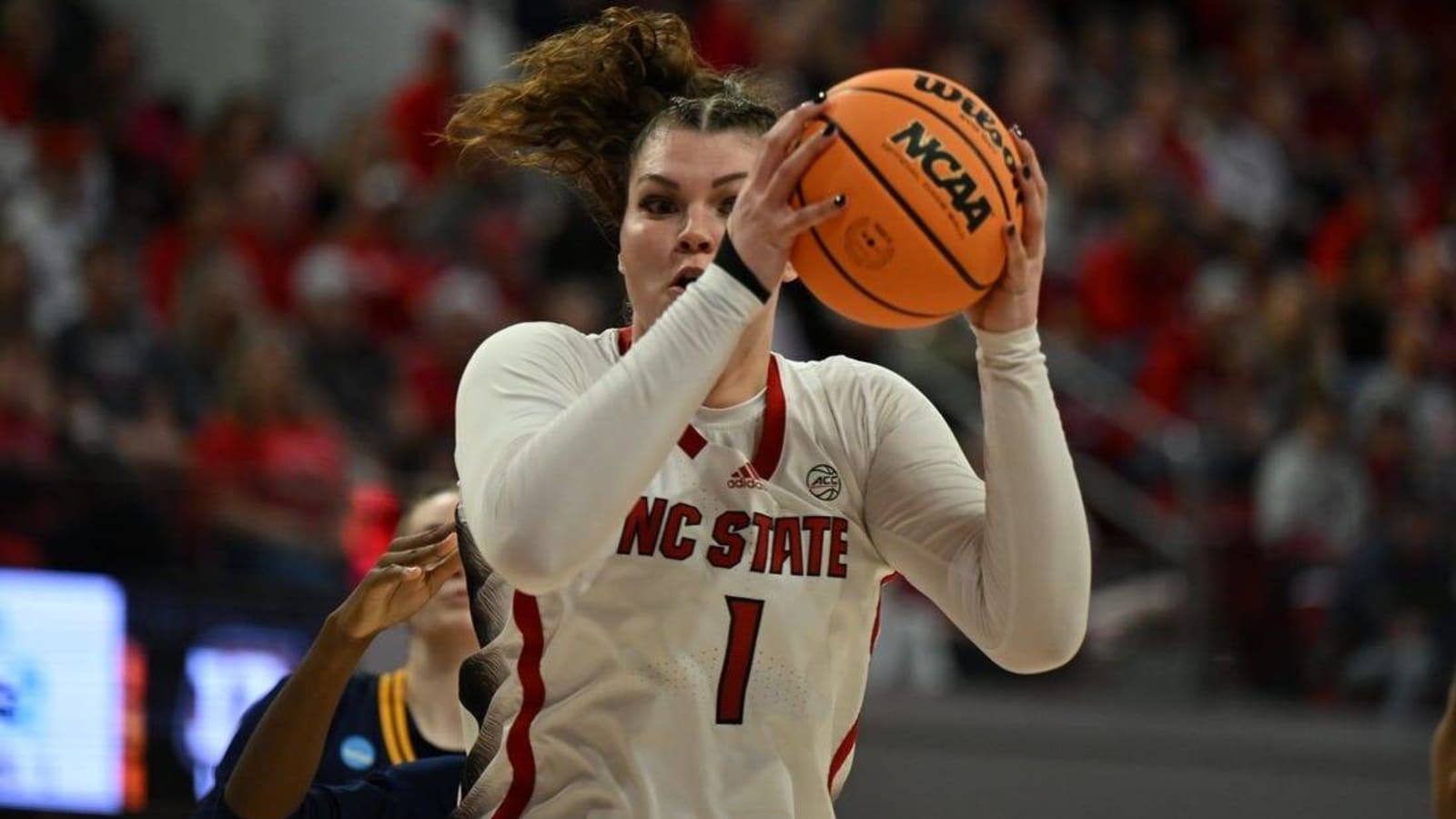 Women&#39;s NCAA Tournament Portland 4 roundup: No. 3 NC State runs off from No. 14 Chattanooga