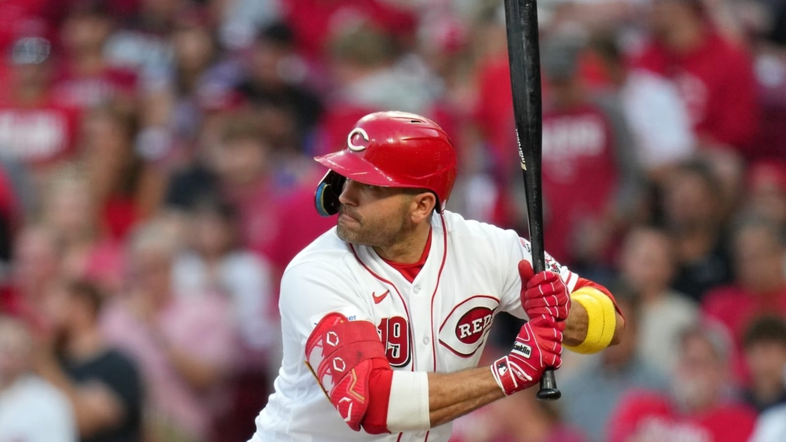 Former Reds 1B Joey Votto announces retirement