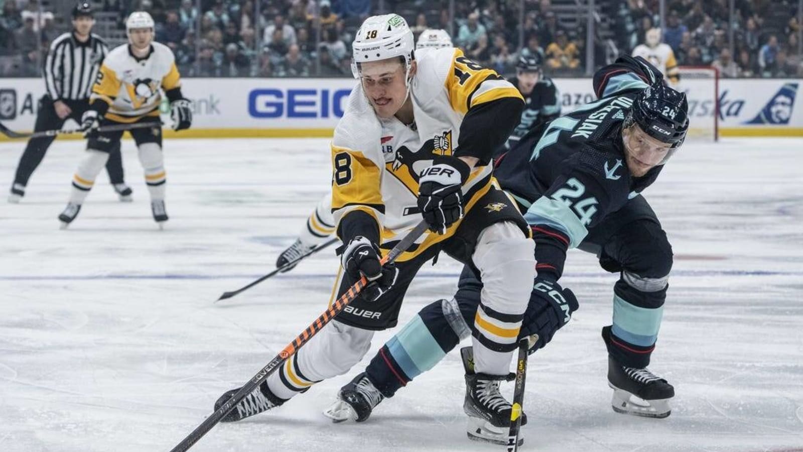 Kraken&#39;s Philipp Grubauer blanks Penguins for first shutout