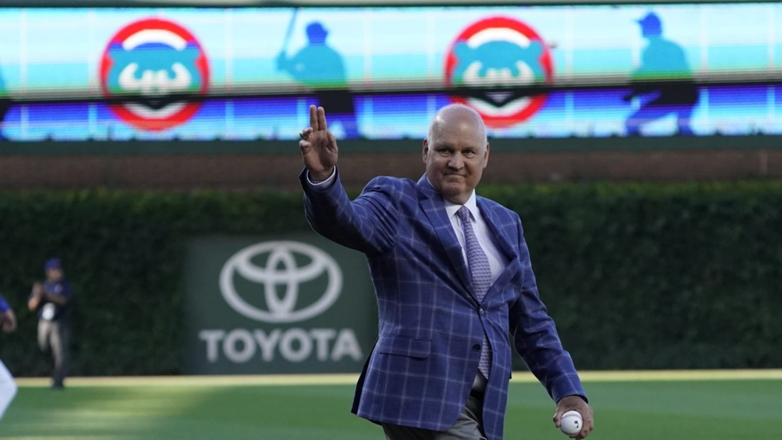 Cubs Hall of Famer Ryne Sandberg now cancer-free