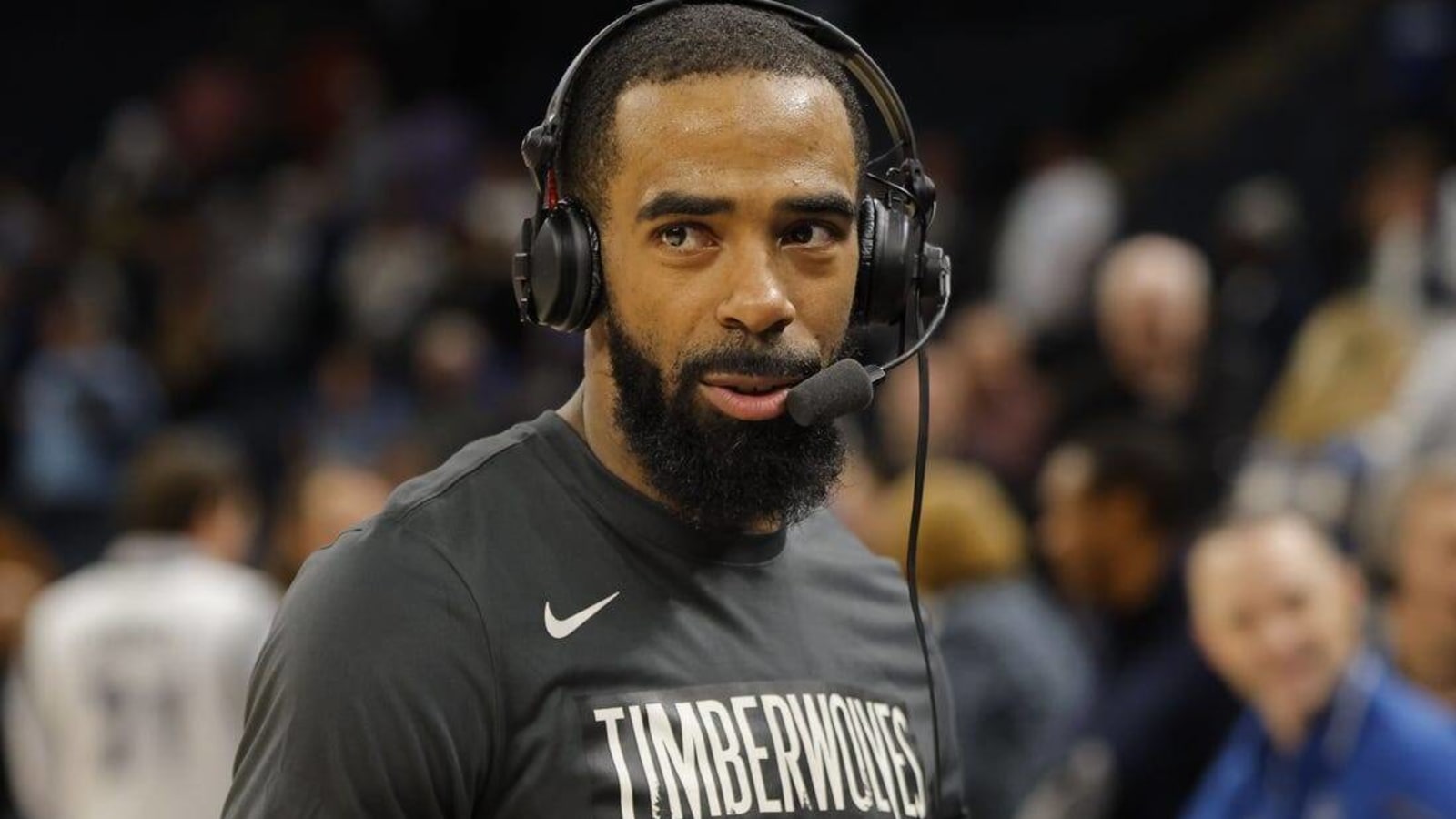 Timberwolves G Mike Conley signs contract extension