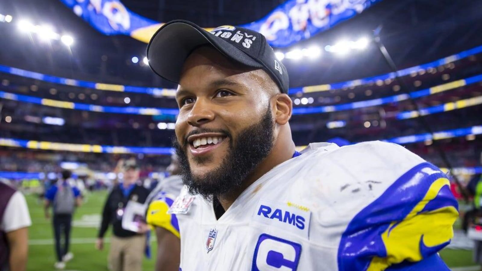 Rams star Aaron Donald announces retirement