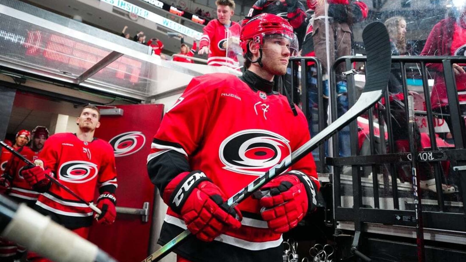 Mark Jankowski, dangerous Hurricanes host Predators