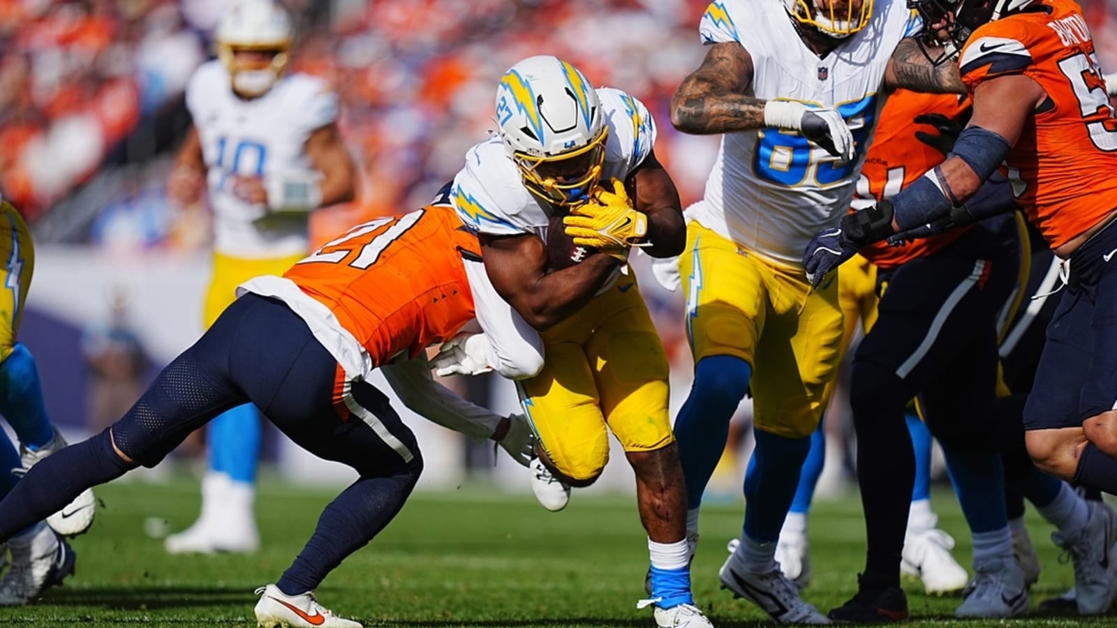 Chargers grab 23-point lead, fend off Broncos&#39; comeback