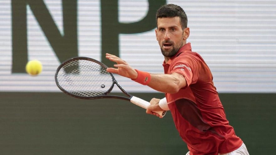 Novak Djokovic (knee) pulls out of French Open