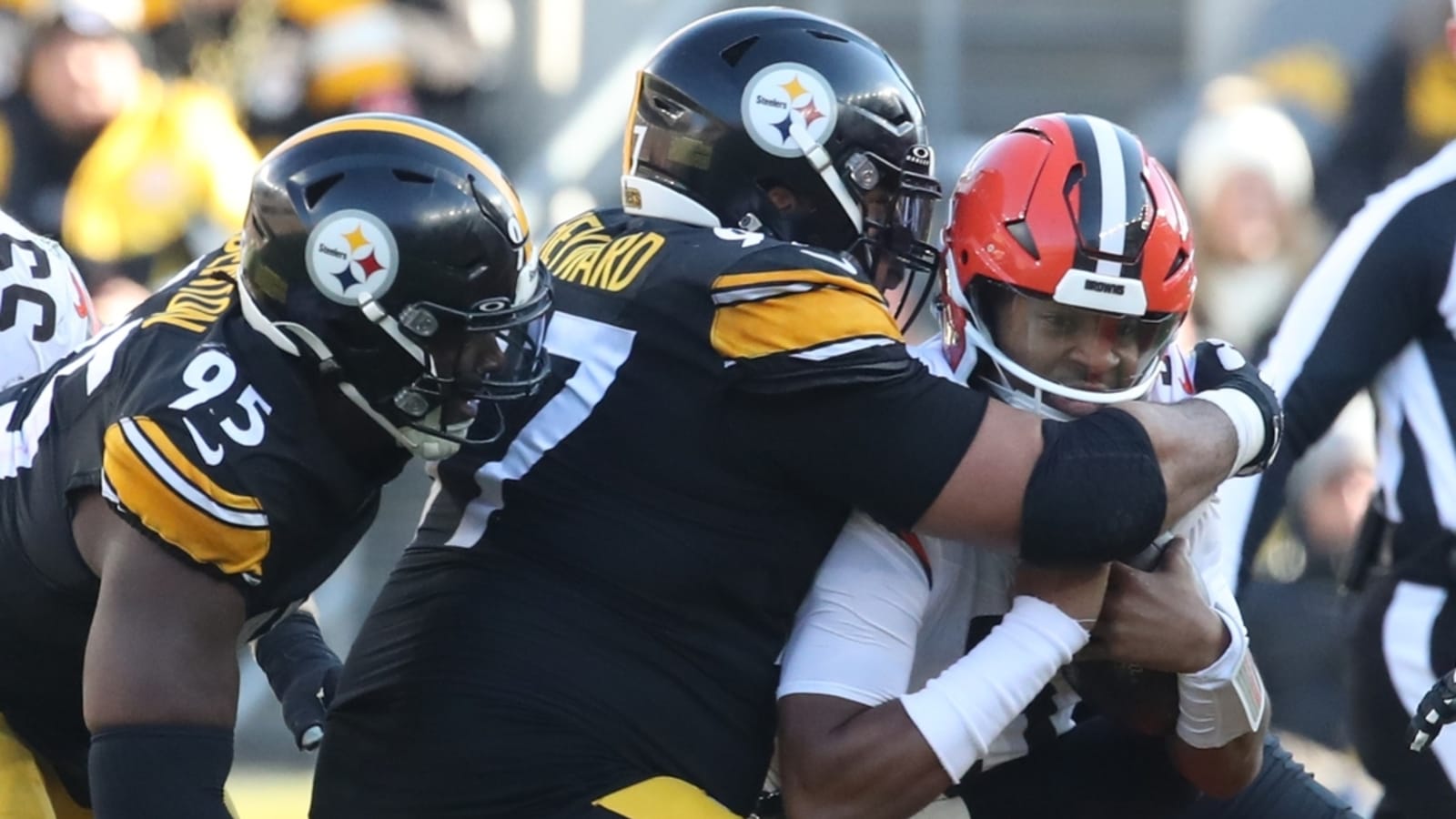 Steelers avenge loss to Browns, grow division lead