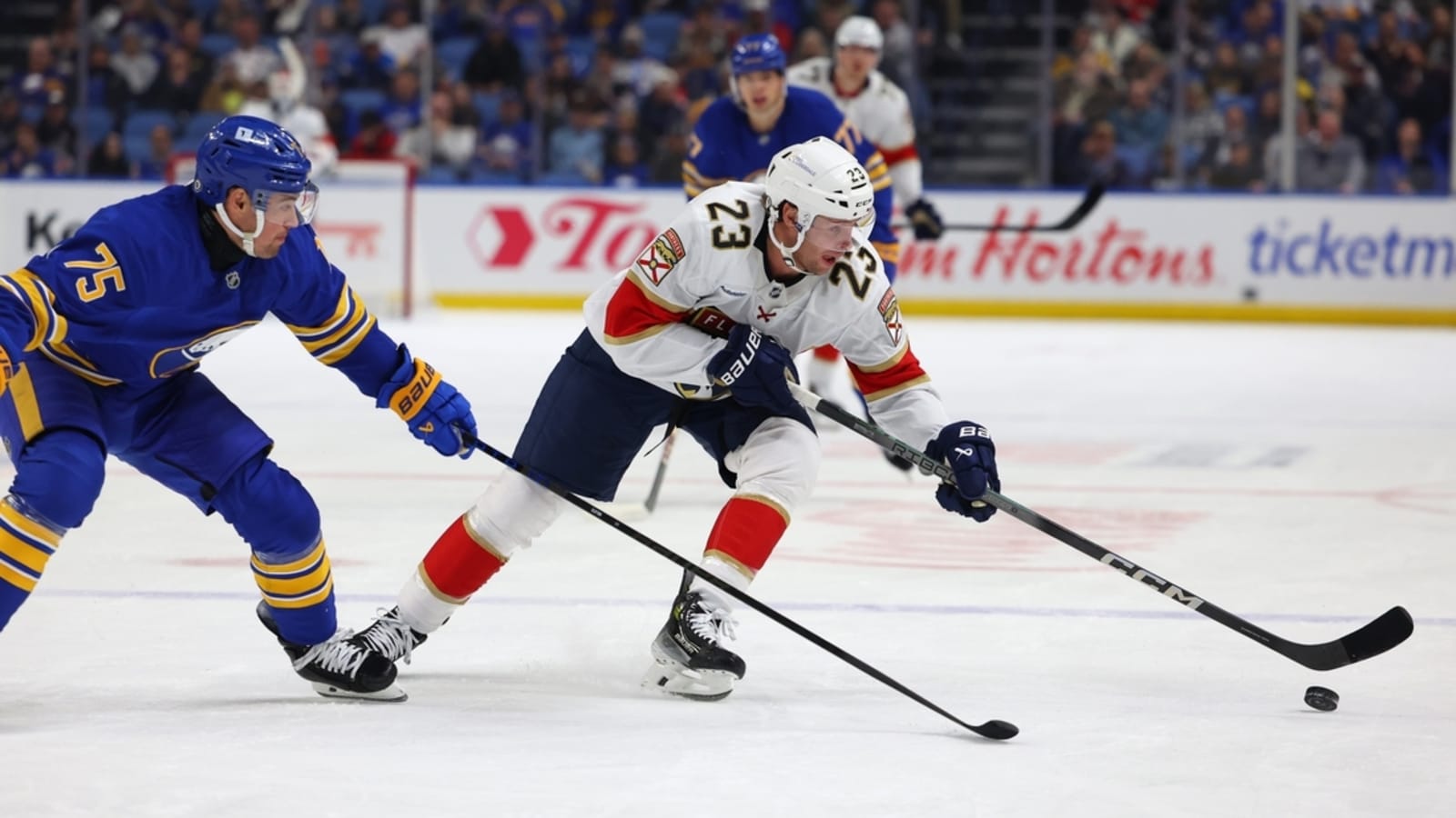 Aleksander Barkov returns as Panthers blast Sabres
