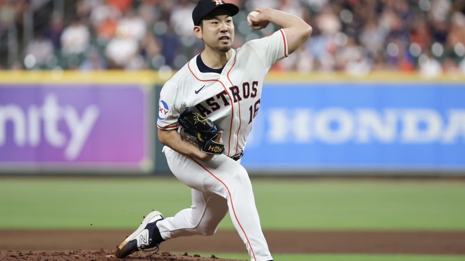 Jon Singleton&#39;s double lifts Astros over Angels